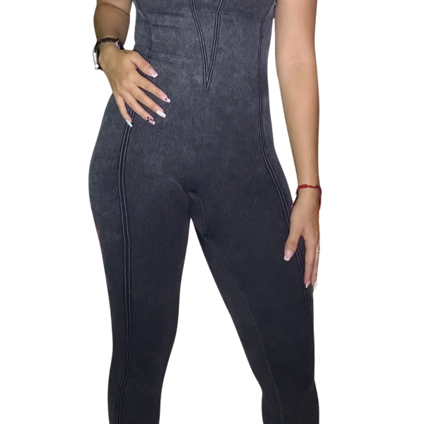 Conjunto deportivo siza escote